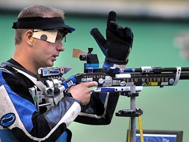 Sinka László, Százhalombatta alpolgármestere a sportlövők új főtitkára