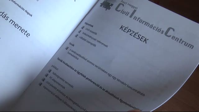 Tovább segítik a civileket