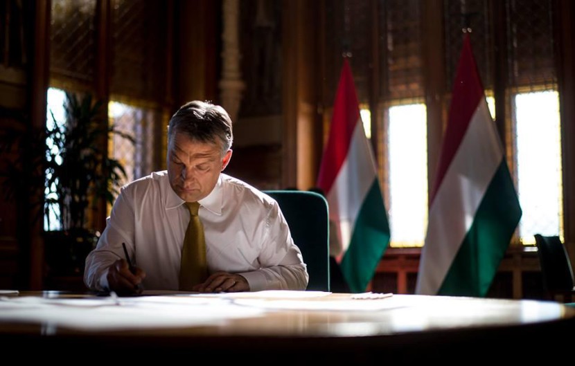 Sorsdöntő népszavazásra hívják a magyarokat