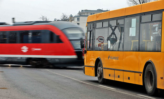 A bérletes utasoknak két nappal tovább tart az október