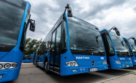 Fekete szalaggal közlekedik a BKK