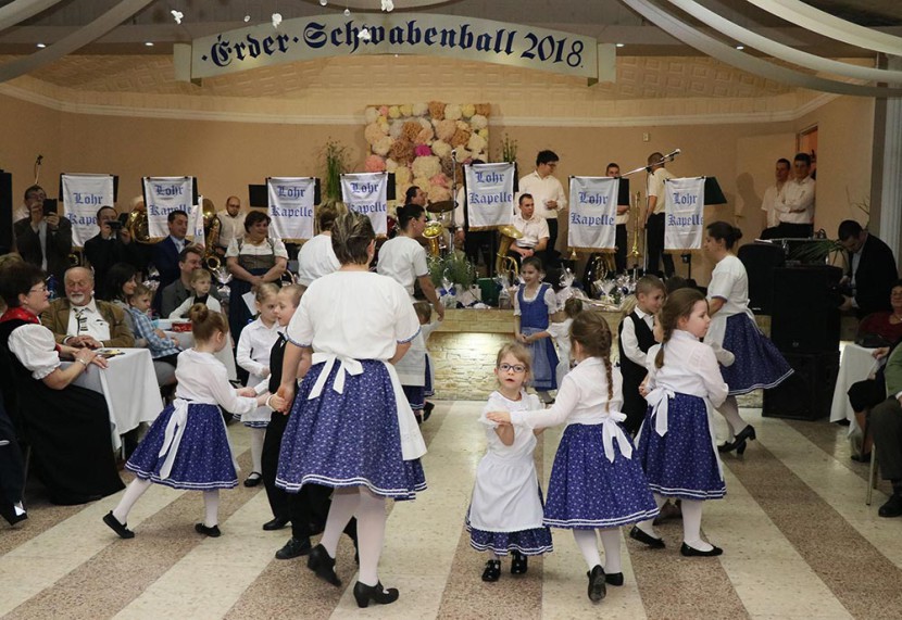 A svábok zárták a báli szezont