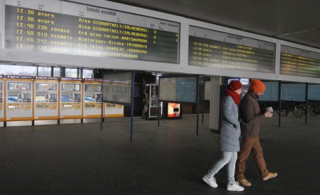 Változnak a menetrendek a munkaszüneti napok miatt