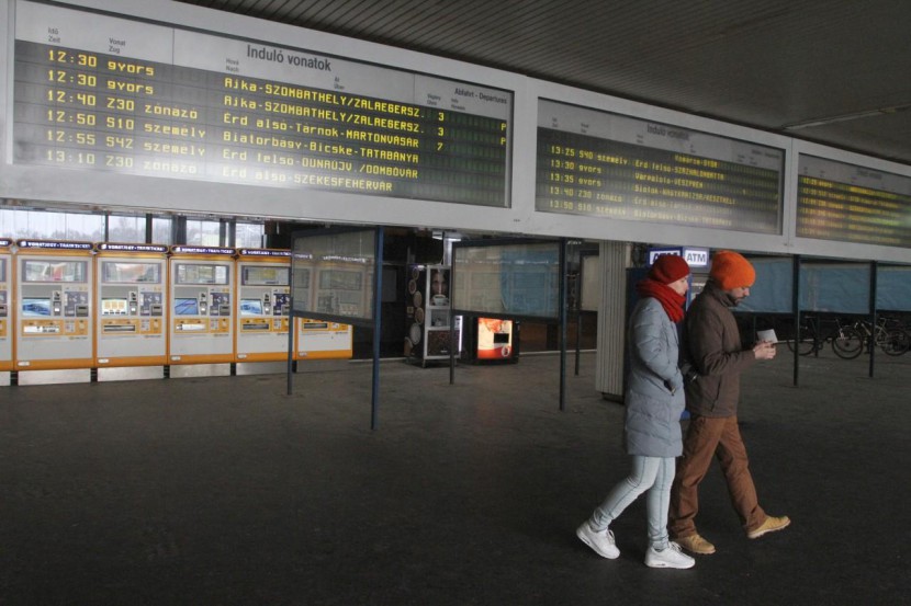 Változnak a menetrendek a munkaszüneti napok miatt